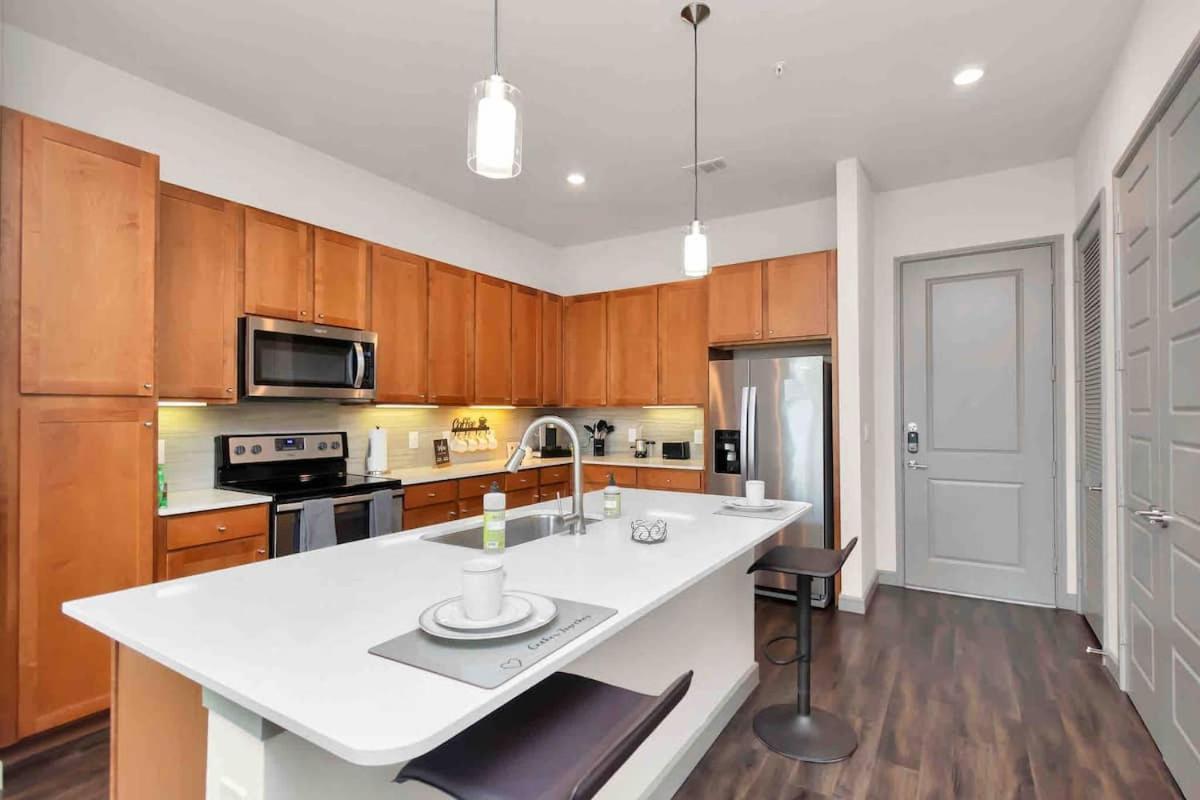 Htown Downtown Oasis Apartment Houston Bagian luar foto