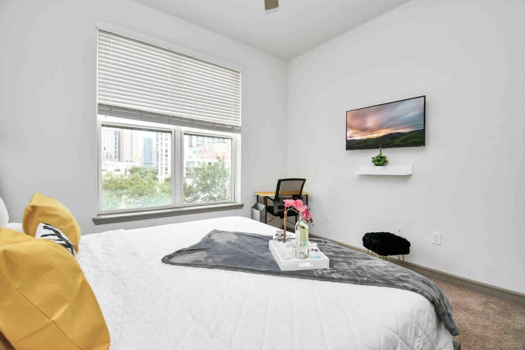 Htown Downtown Oasis Apartment Houston Bagian luar foto