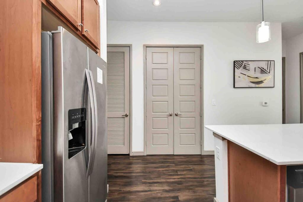 Htown Downtown Oasis Apartment Houston Bagian luar foto