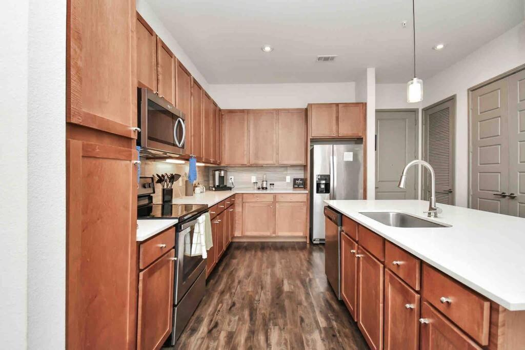 Htown Downtown Oasis Apartment Houston Bagian luar foto