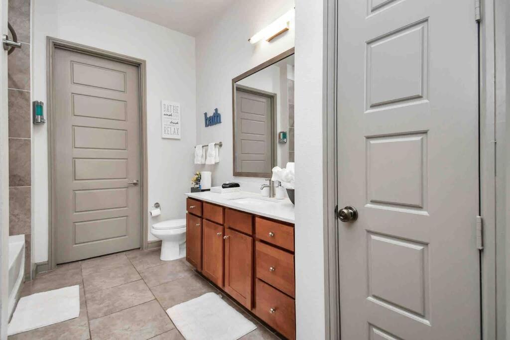 Htown Downtown Oasis Apartment Houston Bagian luar foto
