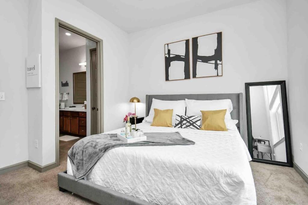 Htown Downtown Oasis Apartment Houston Bagian luar foto